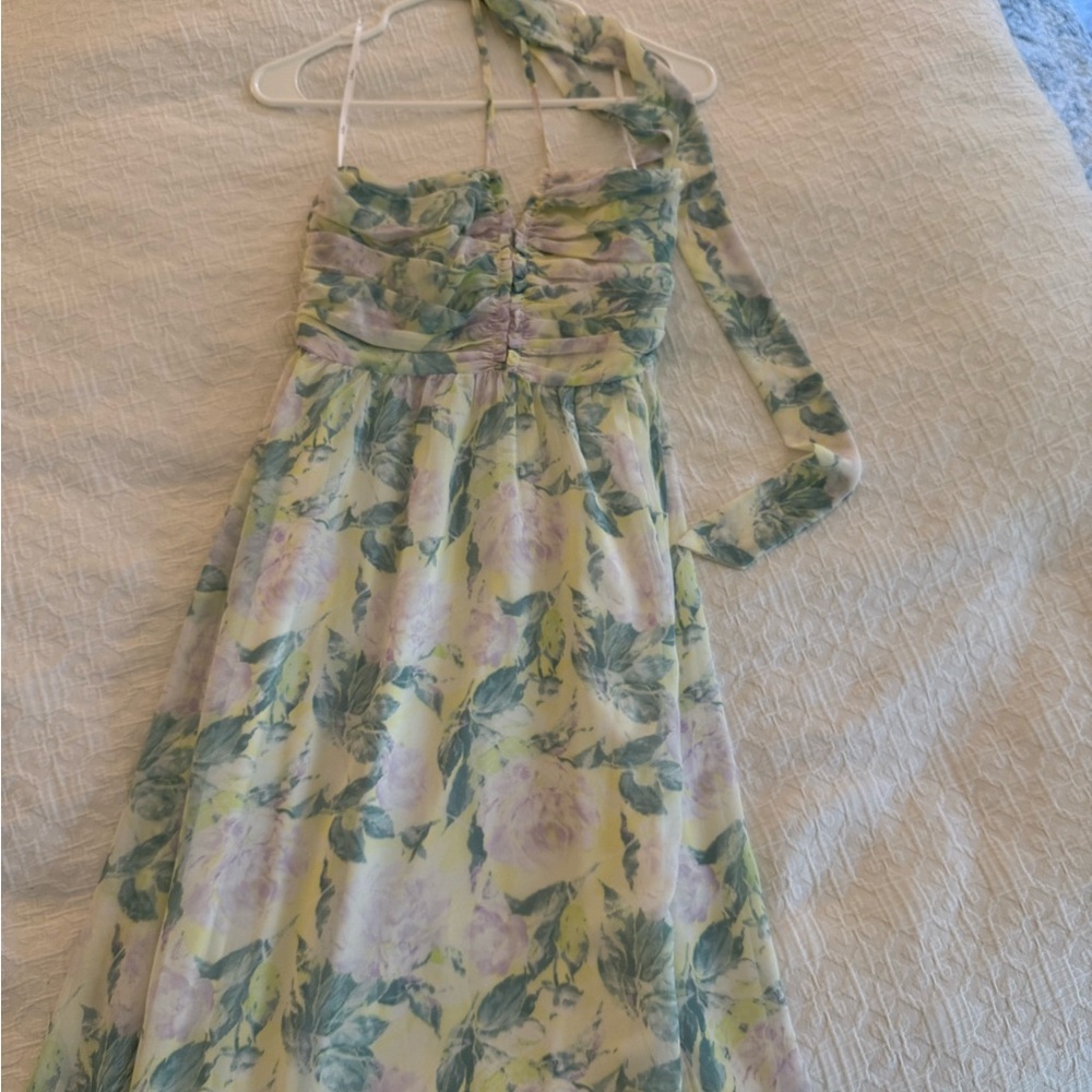 Lulu's Yellow Floral Maxi Dress with Green Leaves and Pale Pink Blooms